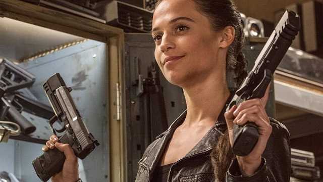 Tomb Raider Sequel Is Still Happening Insists Star Alicia Vikander But