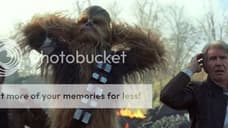 THE FORCE AWAKENS TRAILER OFFERS UP MAJOR SPOILER??