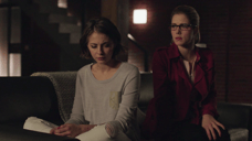 ARROW EP Marc Guggenheim Says The Show Won't Kill Thea Or Put Felicity In A Costume
