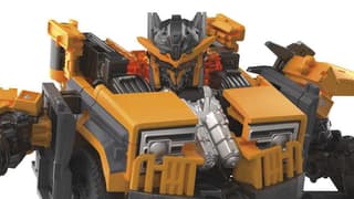 TRANSFORMERS: RISE OF THE BEASTS Toys Offer New Look At Bumblebee's G1-Inspired Design And Battletrap