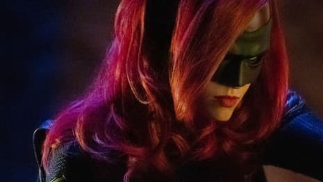 ELSEWORLDS: New BATWOMAN Photo Revealed Alongside Some Major Plot And Casting Details