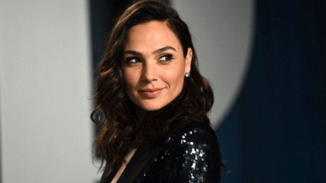 Gal Gadot Spy Thriller HEART OF STONE Moves To Netflix; THE AERONAUTS' Tom Harper Set To Direct
