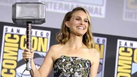 VIDEO: See Natalie Portman Lift Mjolnir After THOR: LOVE AND THUNDER Announcement At Comic-Con