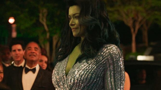 SHE-HULK Star Tatiana Maslany Teases Tension Between Jennifer Walters And She-Hulk; New Still Released