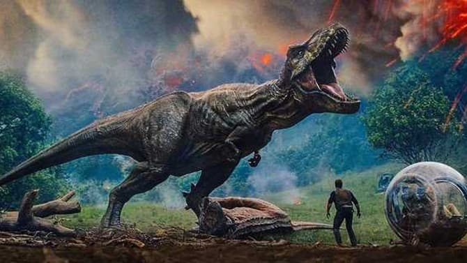 Our Heroes Have A Close Encounter Of The Dino Kind In This New JURASSIC WORLD: FALLEN KINGDOM Image