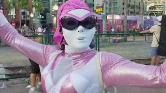 VIDEO: BLACK PANTHER Actress Lupita Nyong'o Tears Through SDCC Dressed As A Pink POWER RANGER