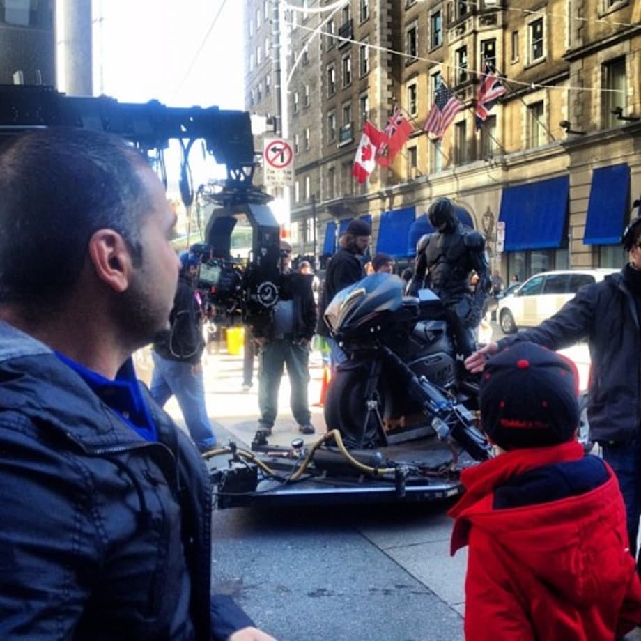 @abusheesh @mini_sheesh #robotcop #toronto by emsheesh http://instagr.am/p/RDUZRhDQvb/