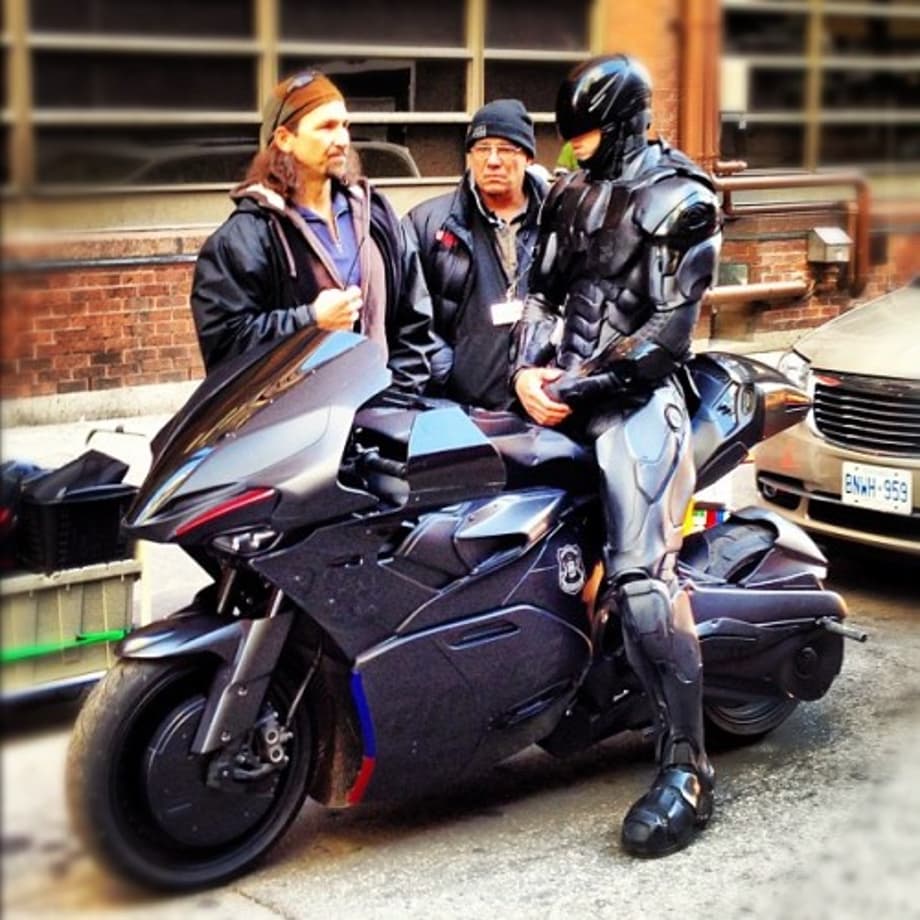 Shooting robocop again new version right where I&#8217;m working #robocop#tbt#waybackplayback#newversion#new#sick#robot#crazybike#shooting#movies#filming#sneekpeek#wow by jabard http://instagr.am/p/Q7N5FvSRw0/