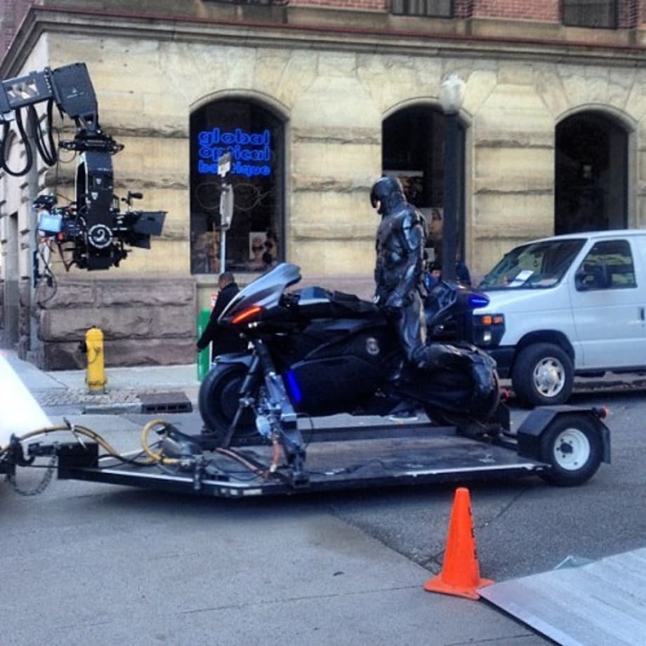 #robotcop #toronto by emsheesh http://instagr.am/p/RDVUHCDQgc/