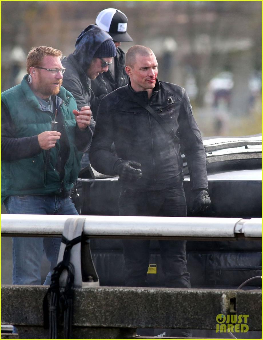 ryan reynolds brianna hildebrand deadpool 21