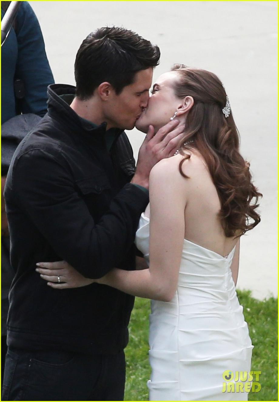 the flash caitlin ronnie wedding rehearsal filming pics 03