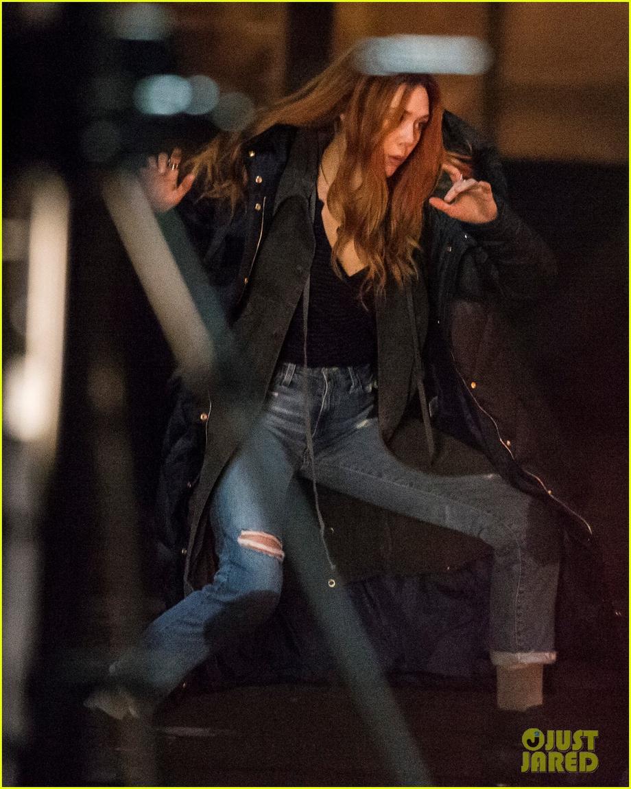 elizabeth olsen films avengers infinity war with stunt double 373881475