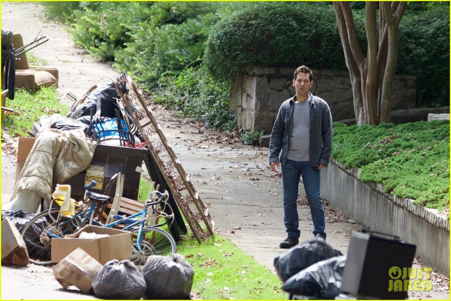 paul rudd runs as scott lang for avengers infinity war 013924117