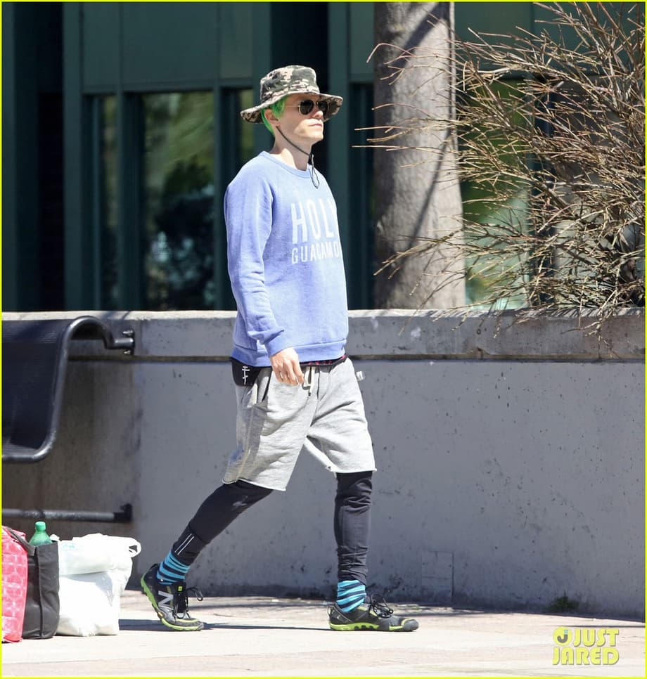 jared leto spotted with green suicide squad hair in toronto 04