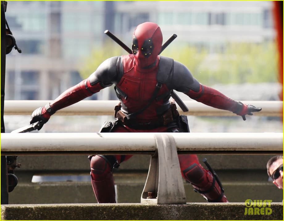 ryan reynolds full deadpool suit gets pictured on set 38