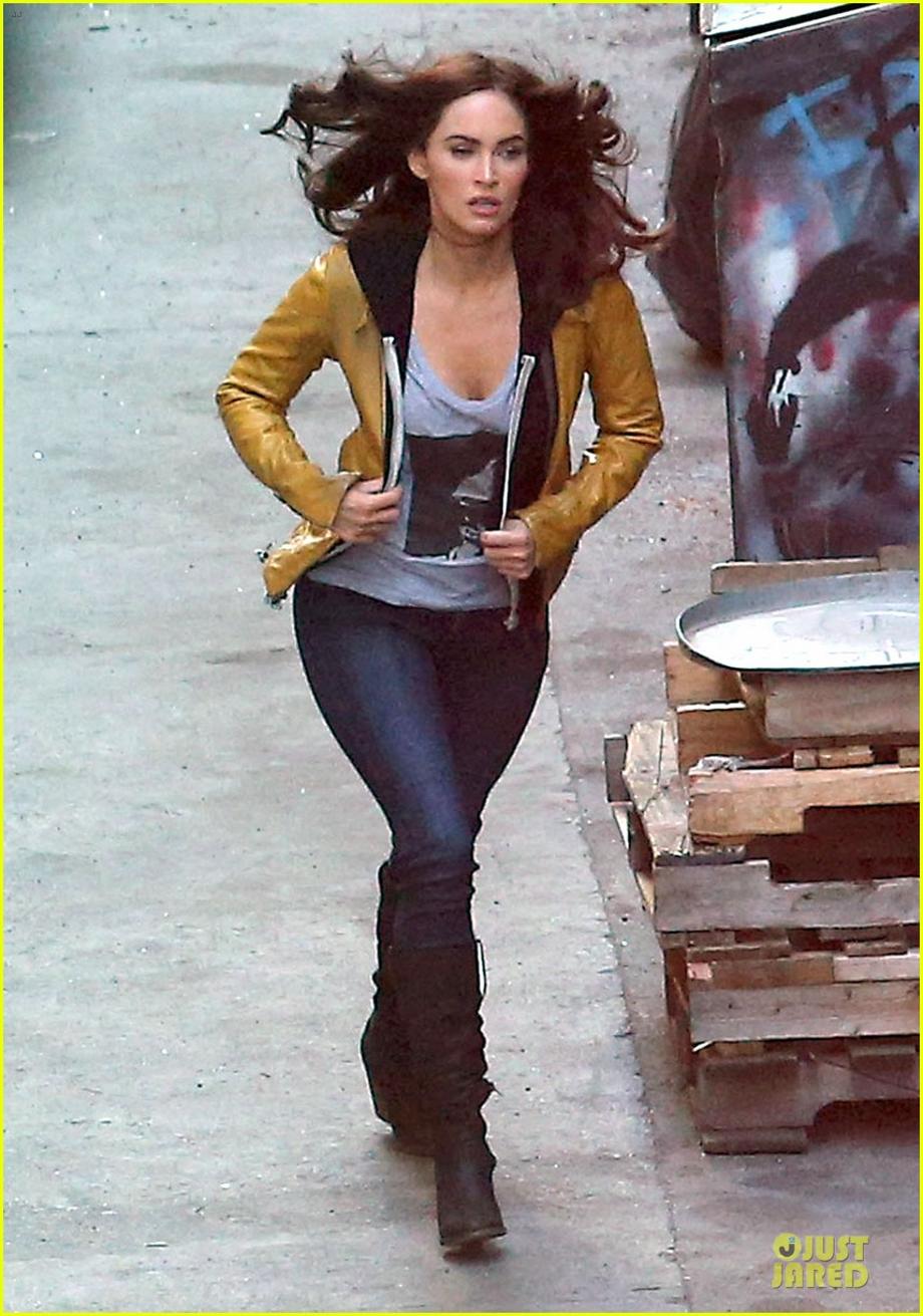 megan fox returns to teenage turtles after birth 05