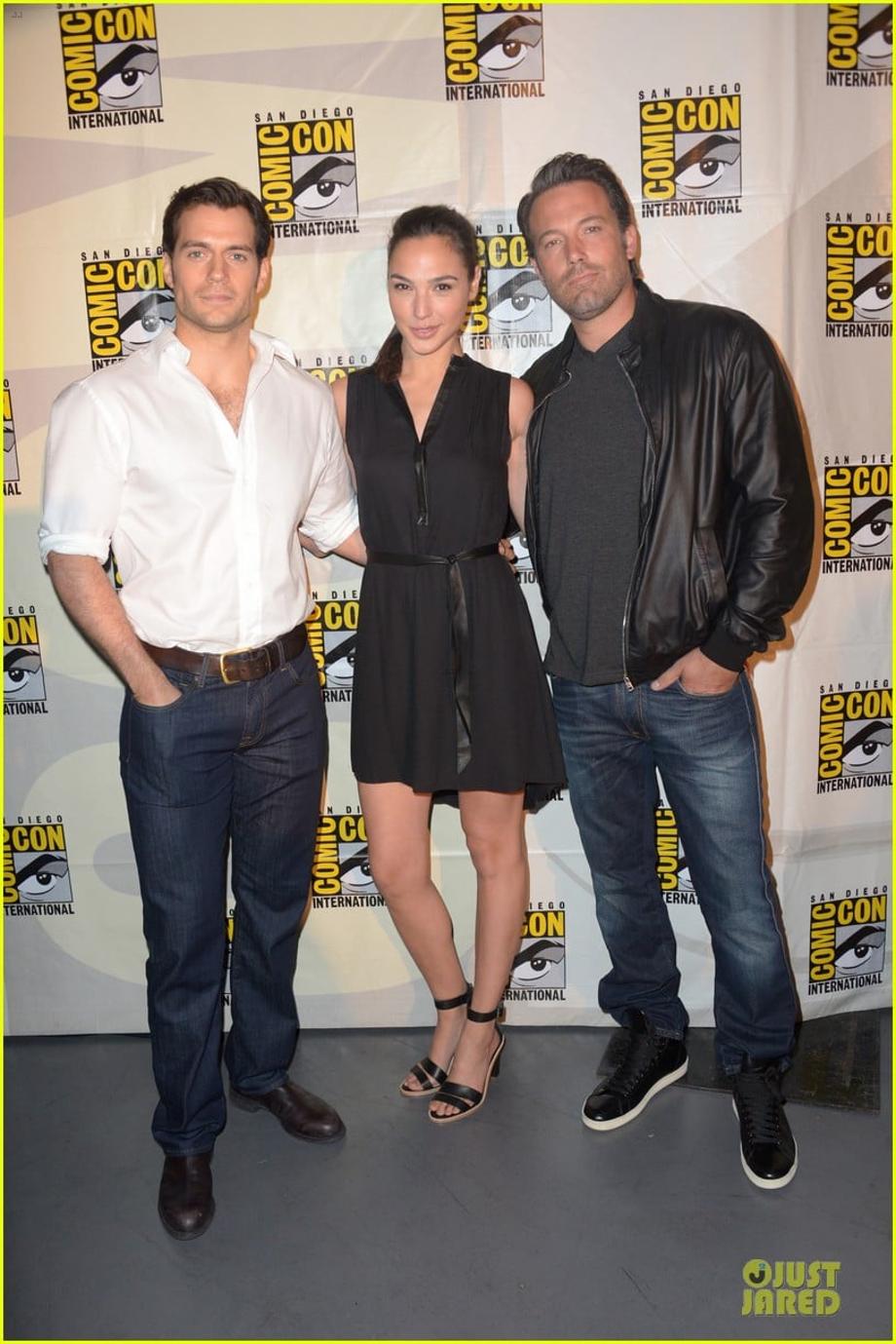 henry cavill ben affleck surprise comic con appearance 03