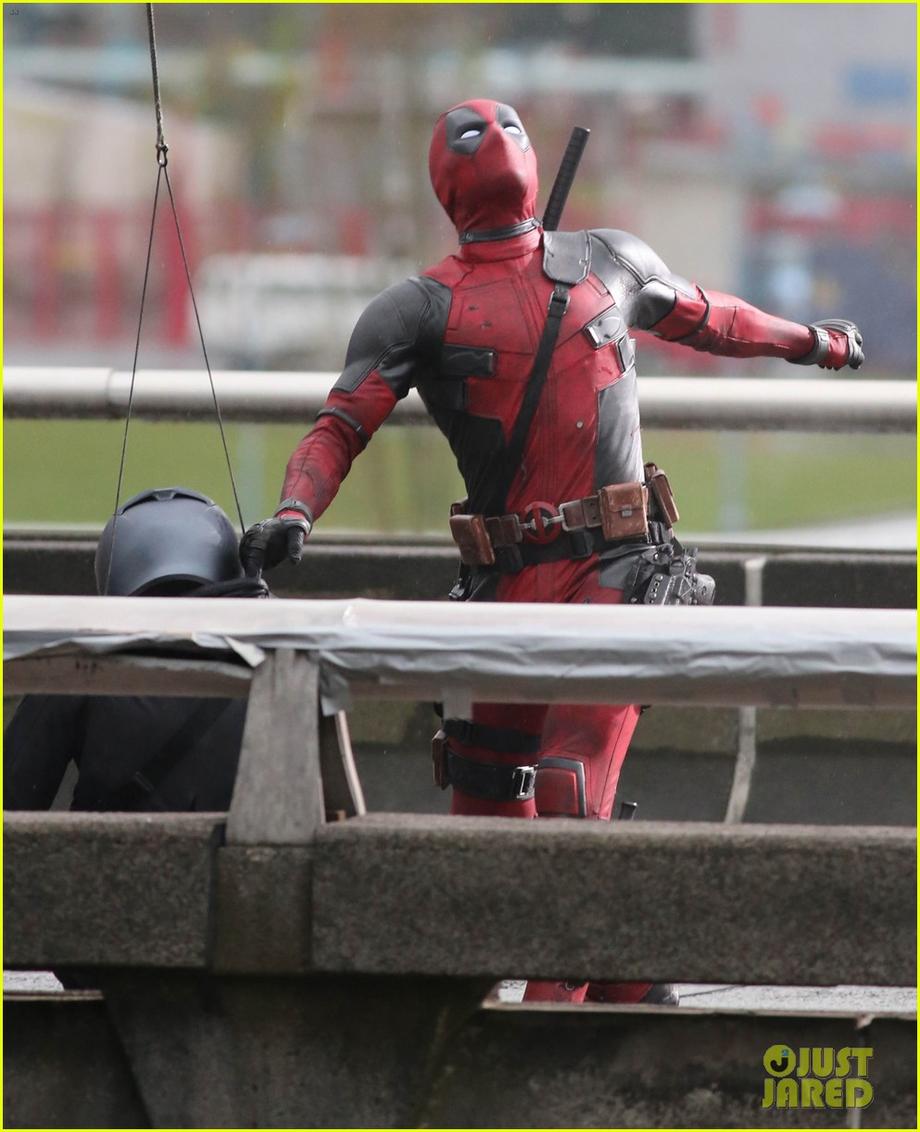 ryan reynolds shoots deadpool after hit run accident 07