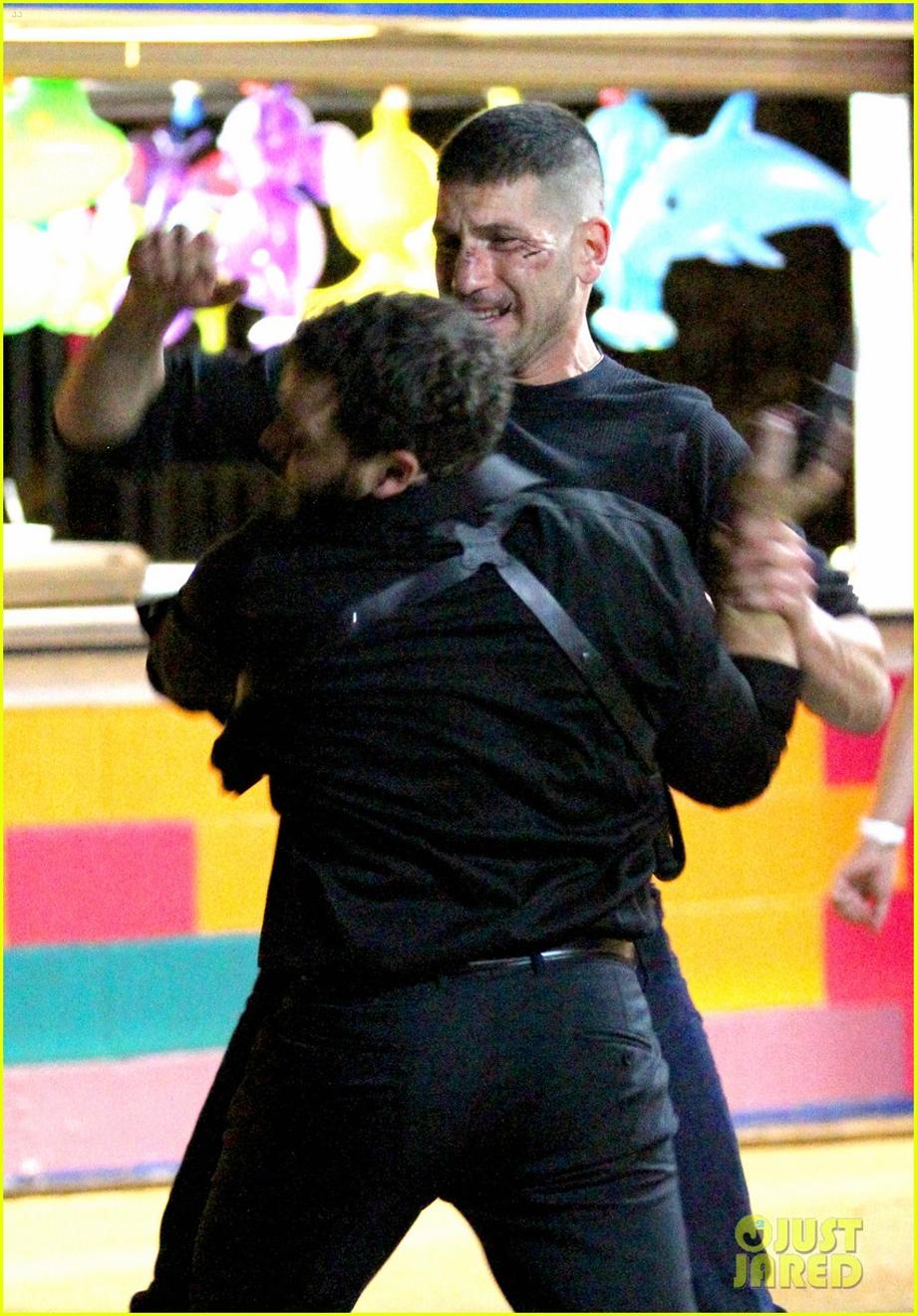 jon bernthal films a brutal fight scene for daredevil 29