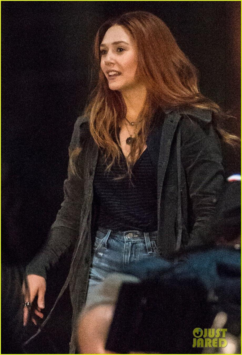 elizabeth olsen films avengers infinity war with stunt double 373881475