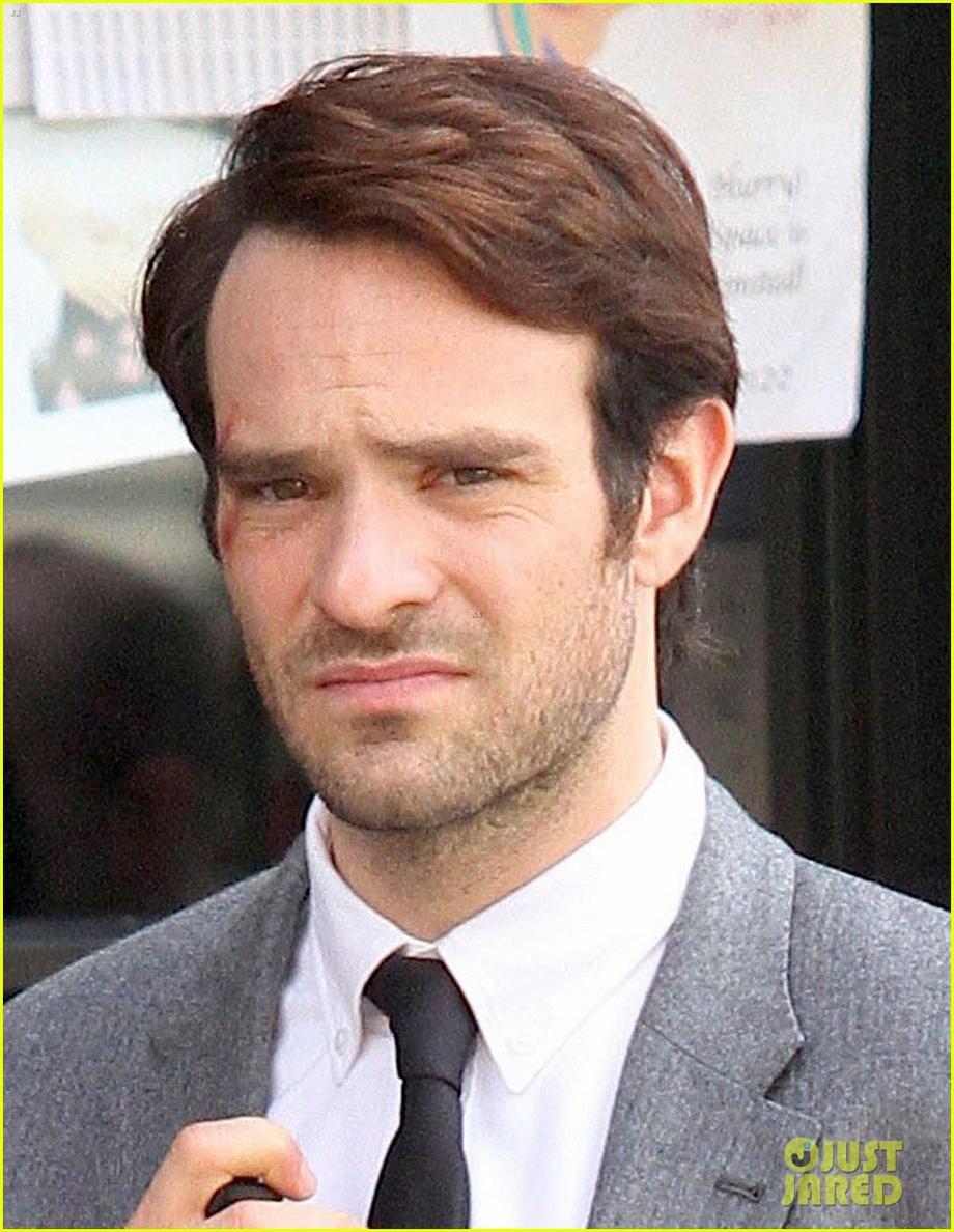 charlie cox in daredevil netflix series first photos 03
