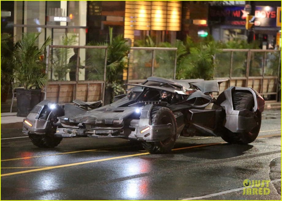 ben afflecks batmobile chased jared letos joker ride 01