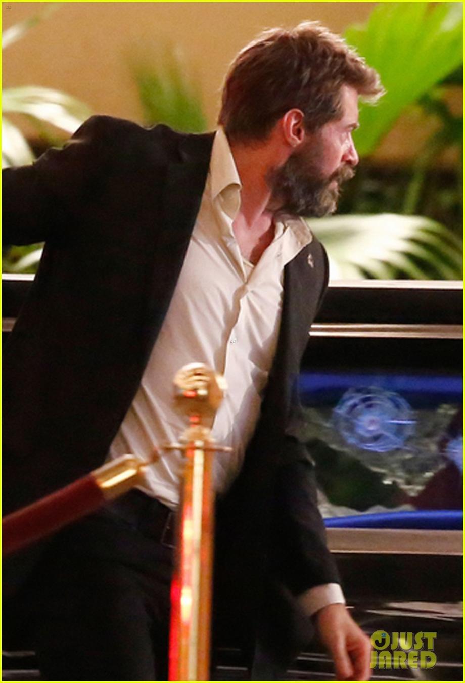 hugh jackman dodges bullets wolverine 03