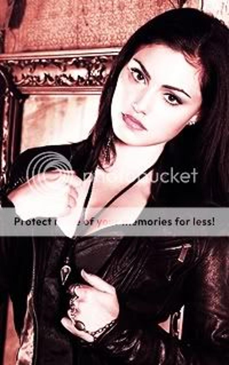 Phoebe Tonkin Pictures, Images and Photos