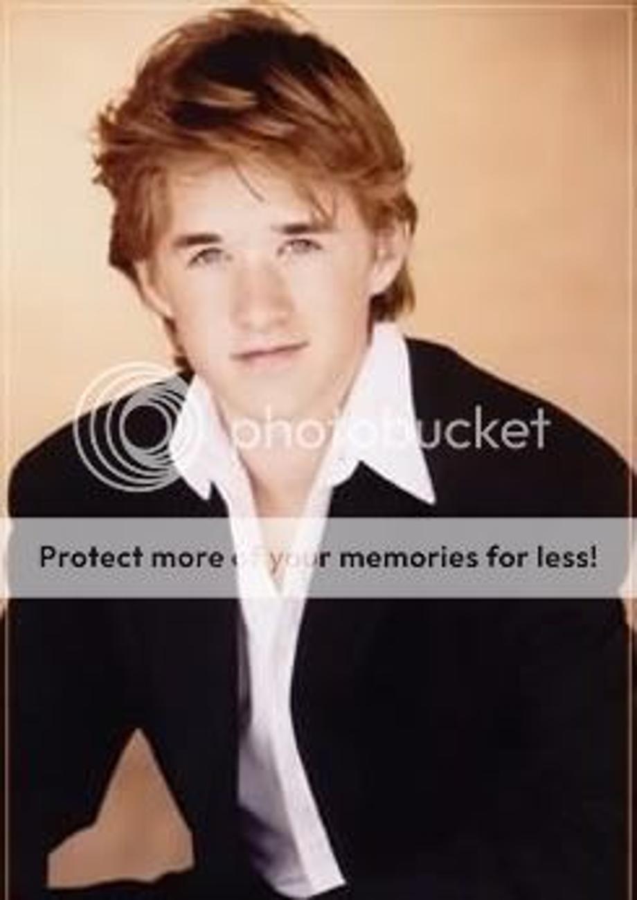 Haley Joel Osment Pictures, Images and Photos