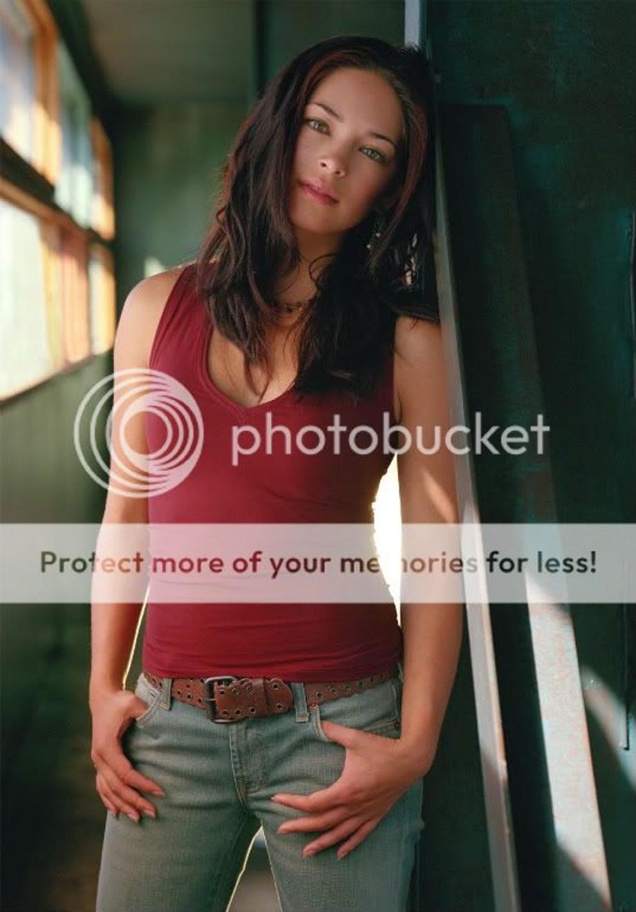 Kristin Kreuk Pictures, Images and Photos