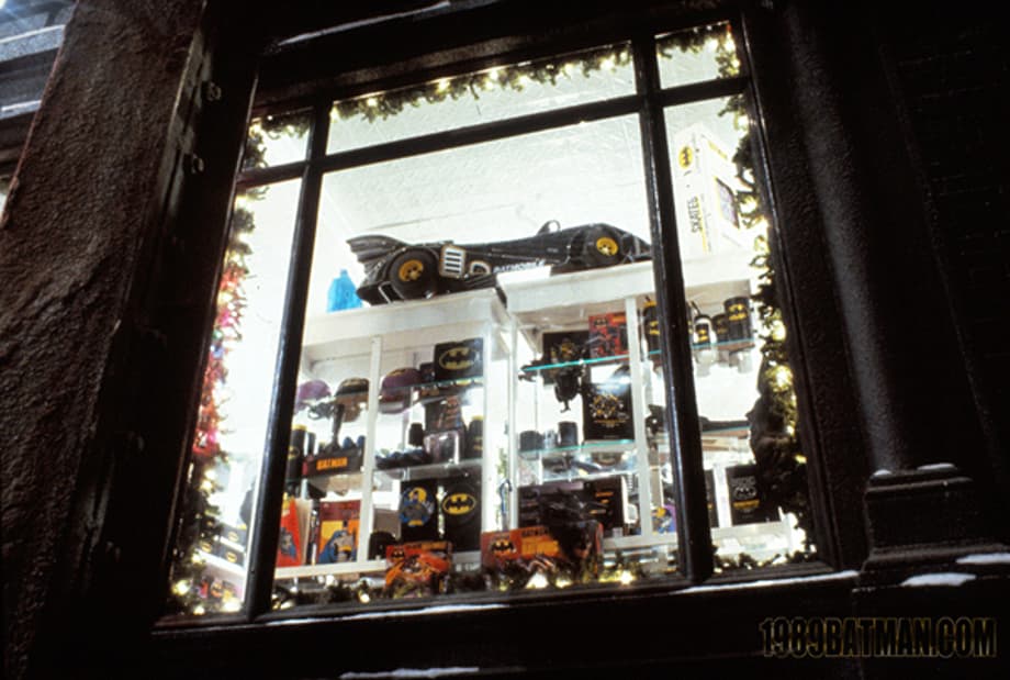 photos-of-a-batman-store-cut-from-batman-returns6