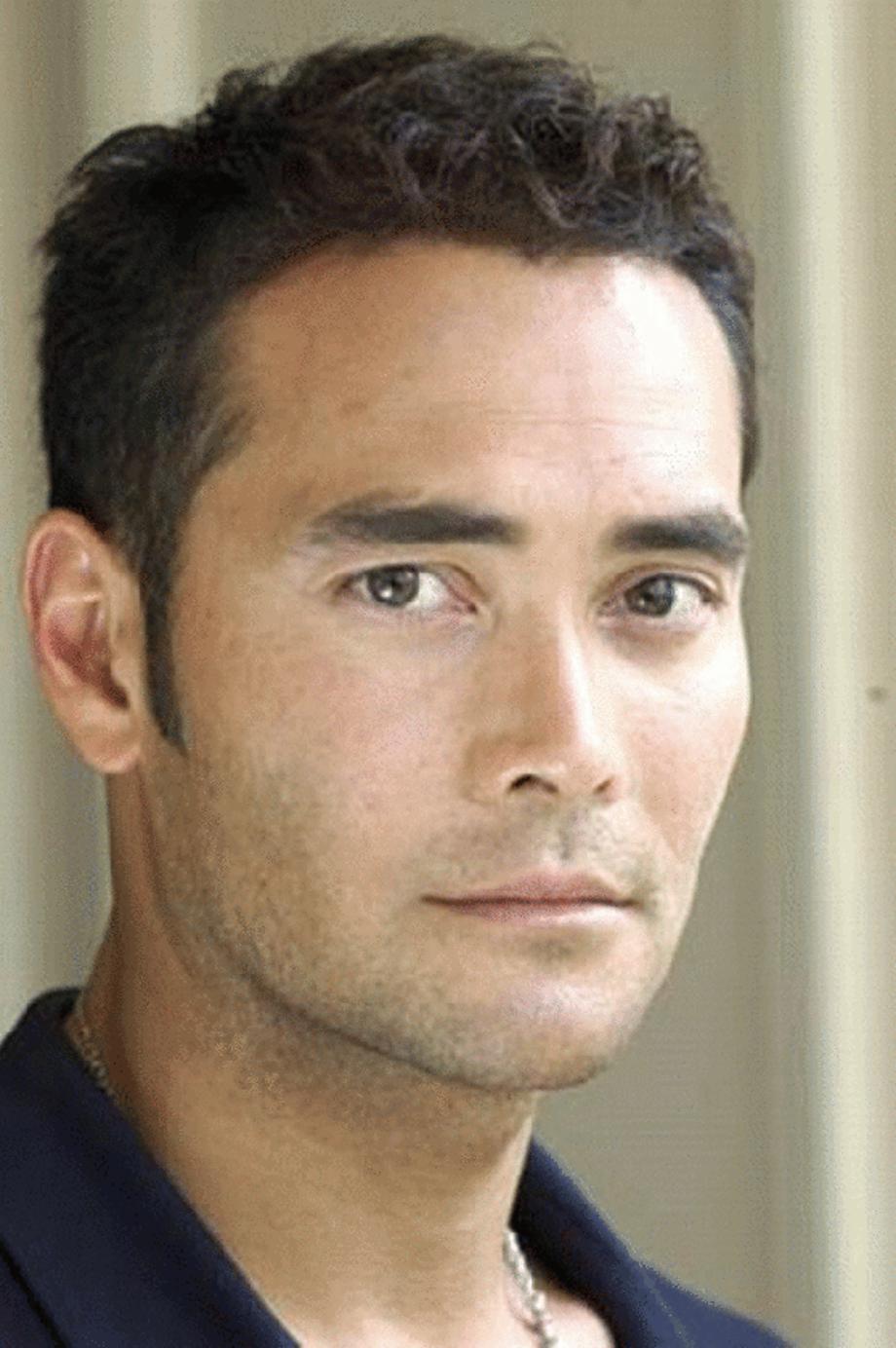 http://www.lacasadeel.net/wp-content/uploads/2011/12/mark_dacascos.gif