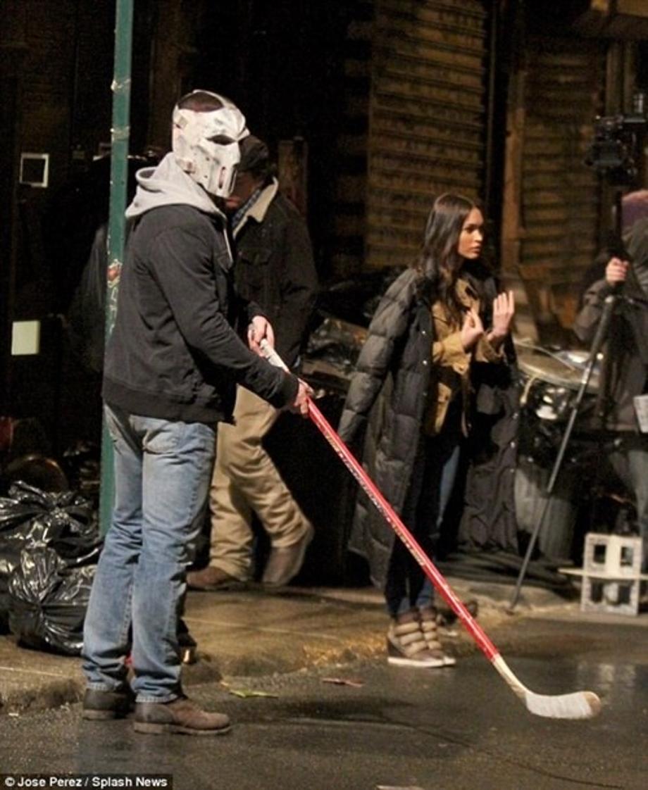 The Ninja Turtles 2 | Photos of Stephen Amell as Casey Jones set