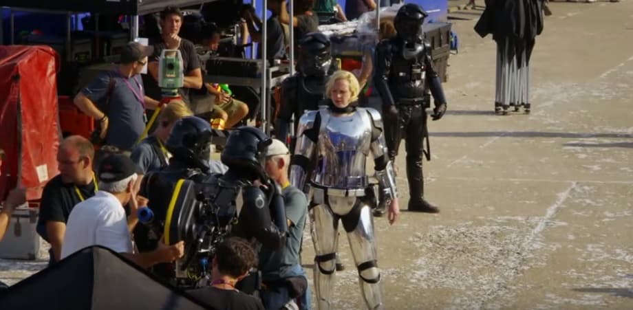 Captain Phasma no helmet