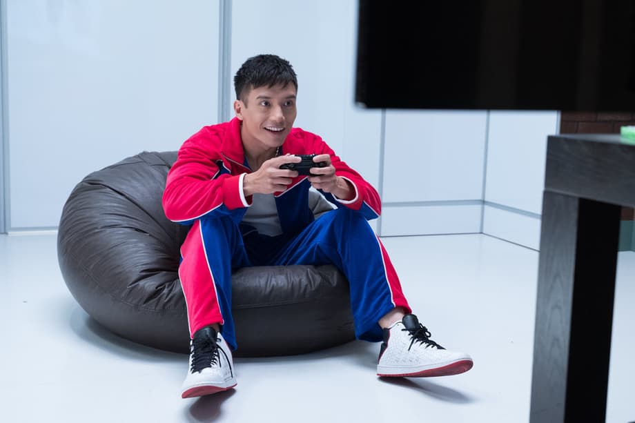 TOP GUN: MAVERICK Recruits THE GOOD PLACE Breakout Manny Jacinto As A Fighter Pilot