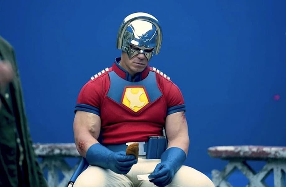 Grogu-and-the-Mandalorian-Pedro-Pascal-in-Lucasfilm-s-THE-MANDALORIAN-season-two-exclusively-on-Disn