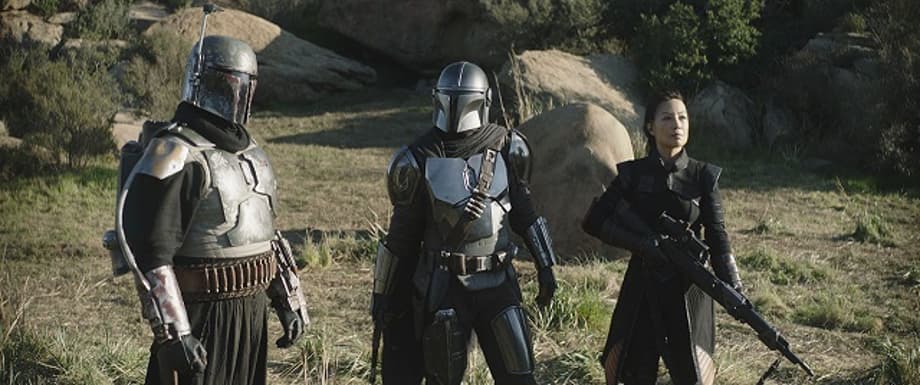 Grogu-and-the-Mandalorian-Pedro-Pascal-in-Lucasfilm-s-THE-MANDALORIAN-season-two-exclusively-on-Disn
