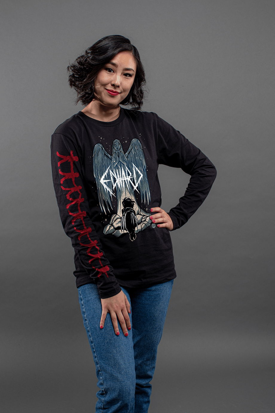 CC-JULY21-Edward-Scissorhands-Shirt-Lifestyle-3250-Comp