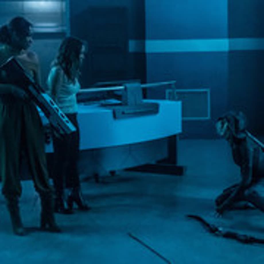 The-Flash-Armageddon-Part-5-Image-Number-FLA805b-0159r-jpg-Pictured-L-R-Candice-Patton-as-Iris-West