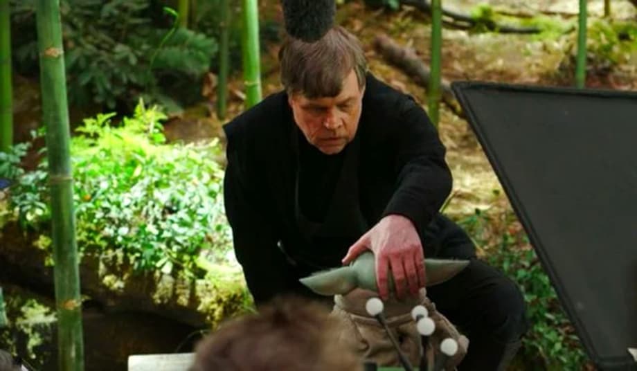 MARK-HAMILL-ON-SET-BOOK-OF-BOBA-FETT-GROGU-SKYWALKER-SCENES-2