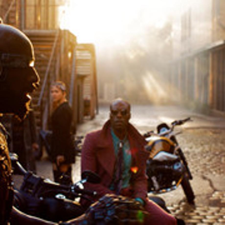 The-Matrix-Resurrections-Matrix-4-Yahya-Abdul-Mateen-II-and-Jessica-Henwick