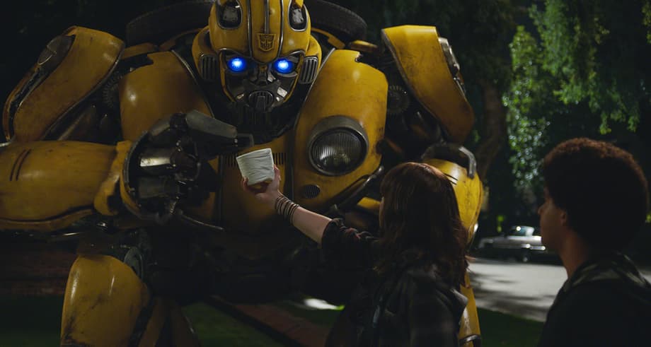 BUMBLEBEE Critics TV Spot Heaps Praise On The Best TRANSFORMERS Movie Yet; Plus New Two Featurettes