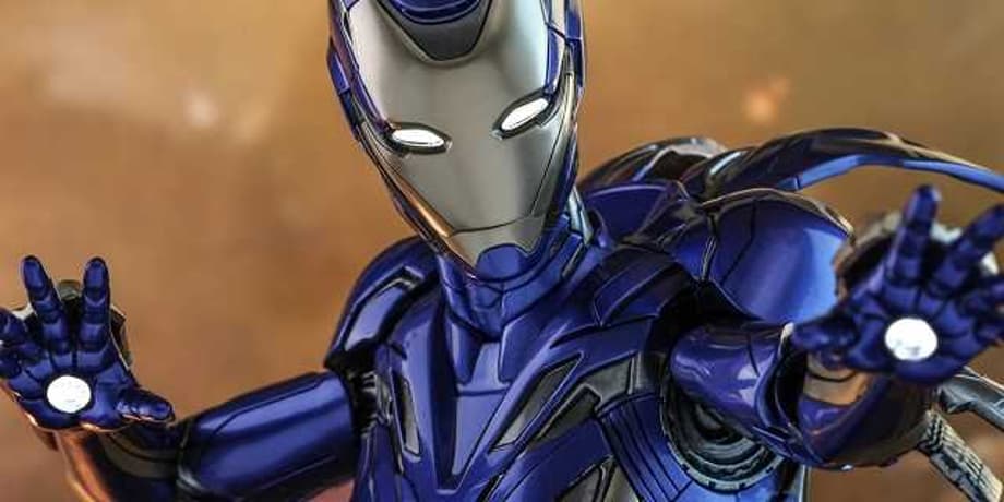 AVENGERS: ENDGAME - Hot Toys Rescue Figure Reveals A Detailed Look At The Hero's Badass Armor And Weapons