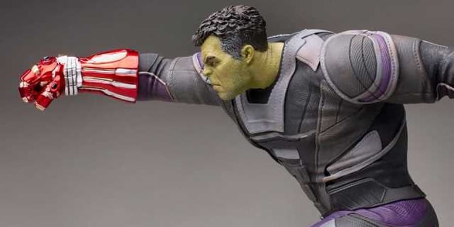 AVENGERS: ENDGAME - Incredible New Statue Depicts The Hulk Racing Into Battle Wielding The Nano Gauntlet