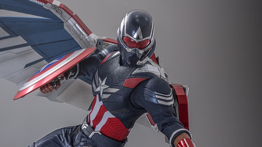 CAPTAIN AMERICA: BRAVE NEW WORLD Hot Toys Figure Offers Detailed Look At Sam Wilson's New Suit And Helmet