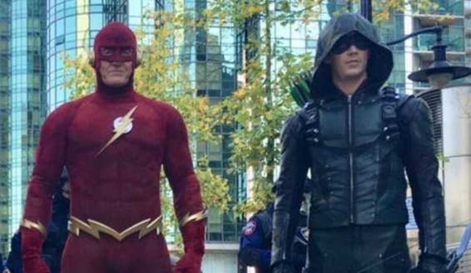 ELSEWORLDS BTS Image Reveals That John Wesley Shipp Will Return As The '90s Version Of THE FLASH