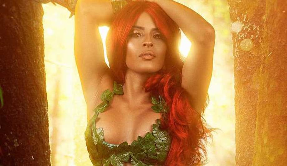 SMALL PRINT: New MONSTER HUNTER Poster; THE WALKING DEAD Promo; Zelina Vega Poison Ivy Cosplay, & More