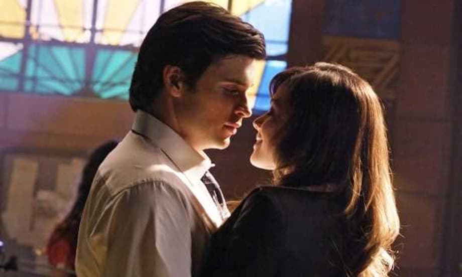 SMALLVILLE Stars Tom Welling & Erica Durance Reunite On The Kent Farm In CRISIS ON INFINITE EARTHS First Look