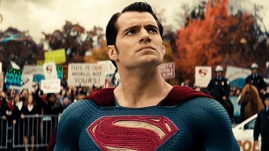 SUPERMAN: DC &quot;Insider&quot; Says Key To Warner Bros.' Success Is Focusing On Henry Cavill's Man Of Steel