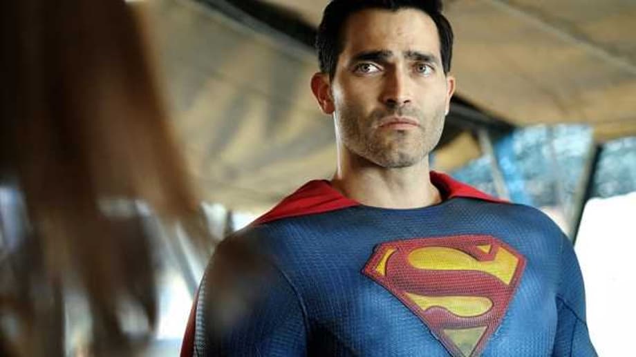 SUPERMAN & LOIS Season 2 Behind The Scenes Photo Reveals Noteworthy Changes To Clark Kent's Suit